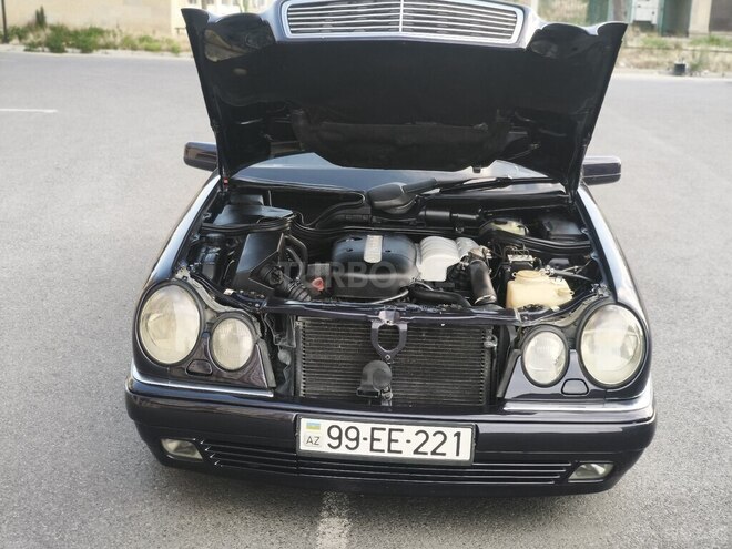 Mercedes E 220-13