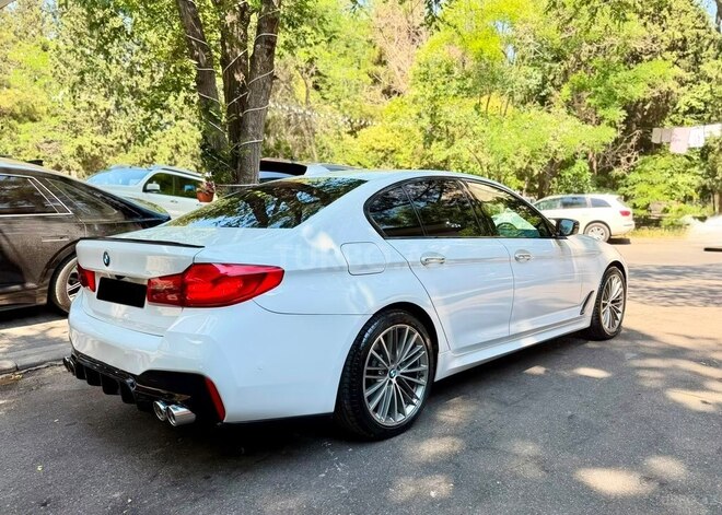 BMW 530e-4