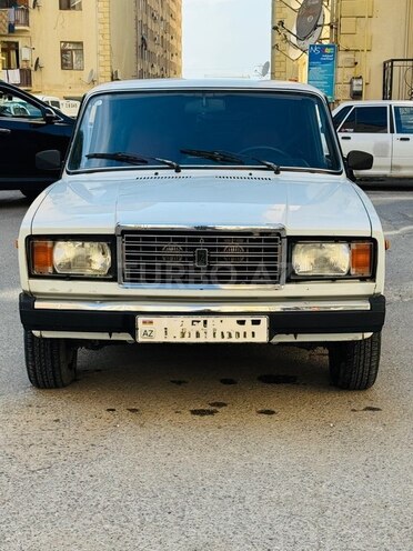 LADA (VAZ) 2107-1