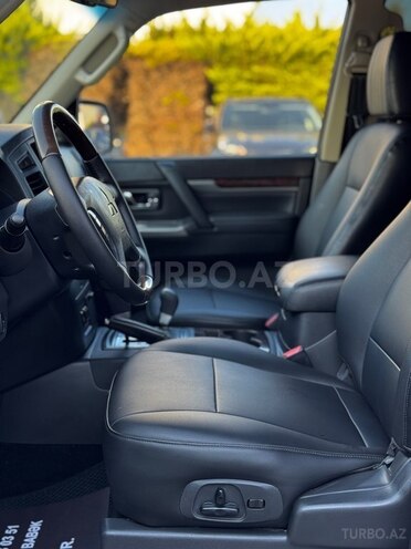 Mitsubishi Pajero-22