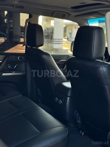 Mitsubishi Pajero-18