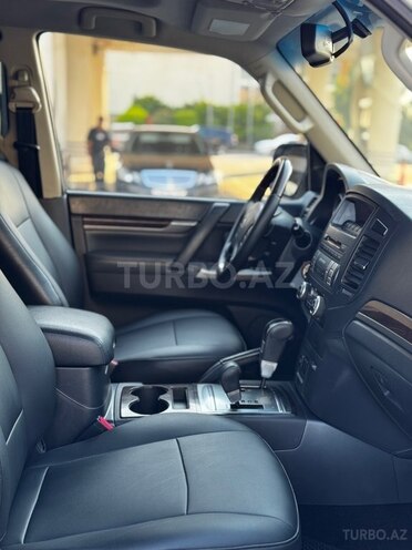 Mitsubishi Pajero-20