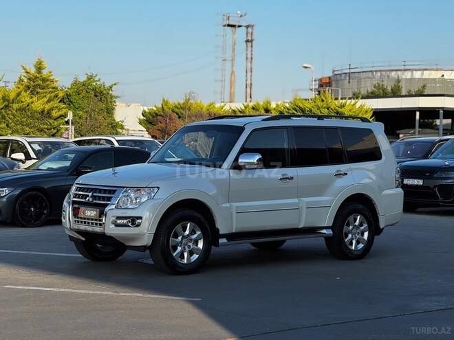 Mitsubishi Pajero-12