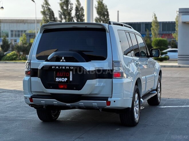 Mitsubishi Pajero-3