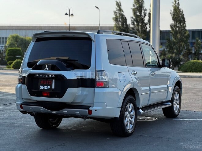 Mitsubishi Pajero-2