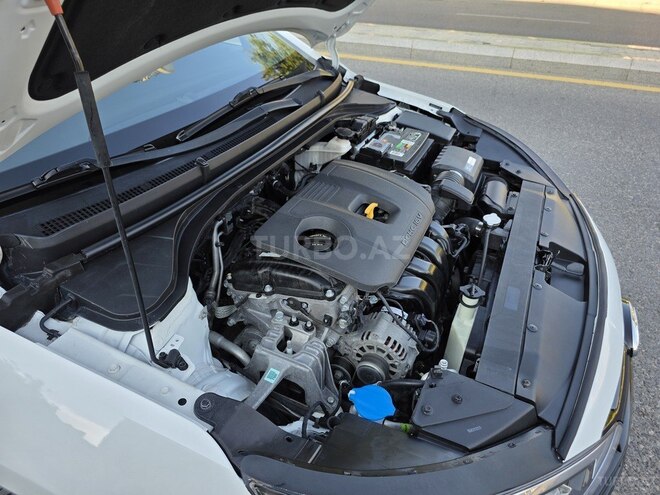 Hyundai Elantra-19