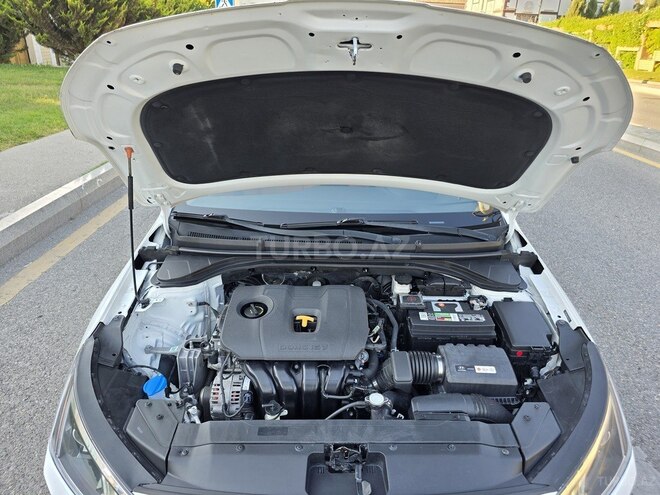 Hyundai Elantra-18
