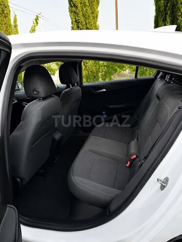 Chevrolet Cruze-4