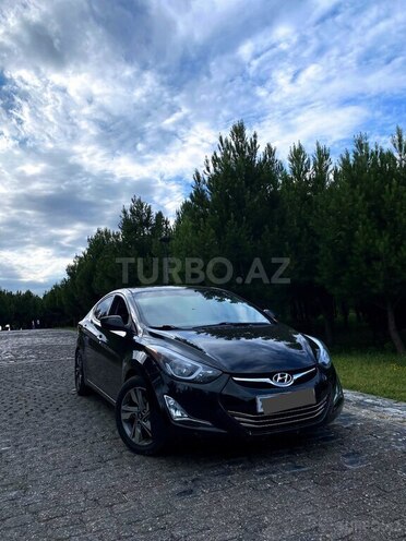 Hyundai Elantra-1