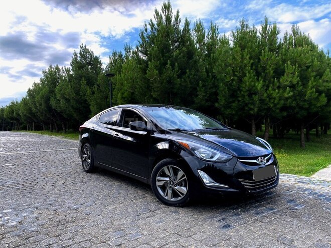 Hyundai Elantra-3