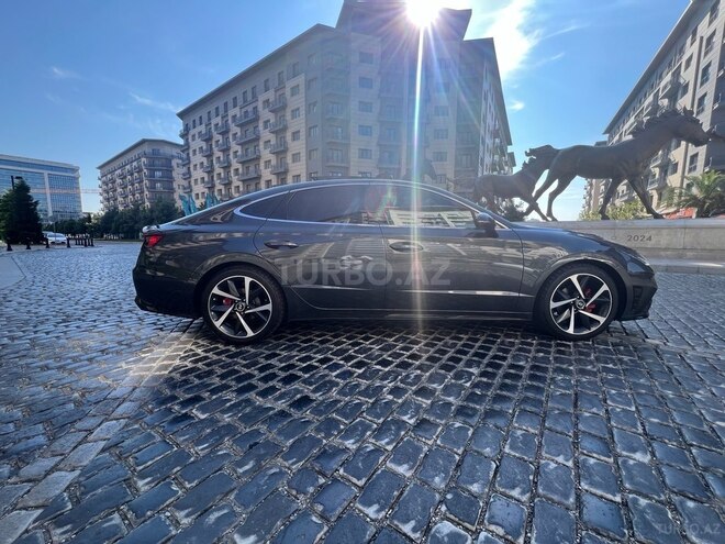Hyundai Sonata-14