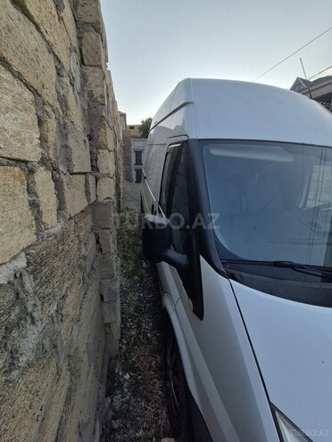 Ford Transit-4