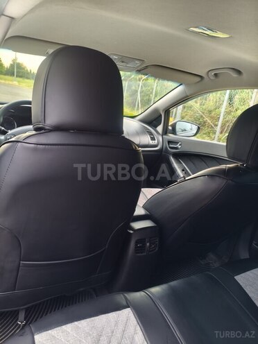 Kia Cerato-5
