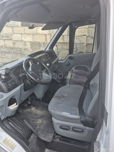 Ford Transit-7