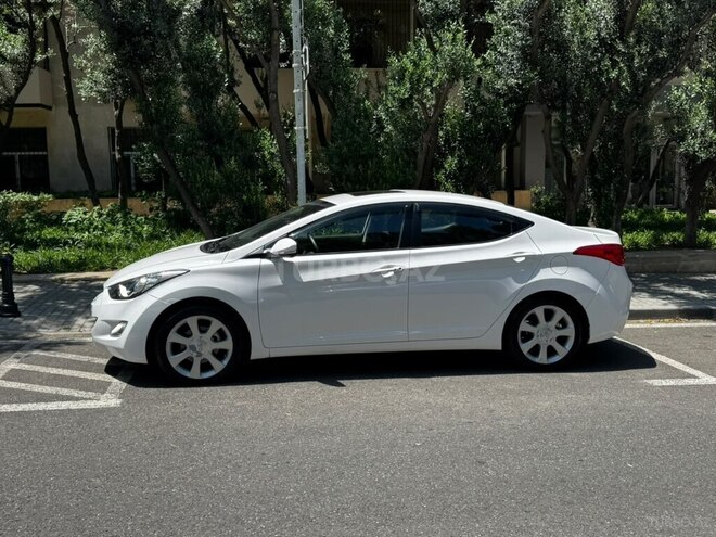 Hyundai Elantra-5