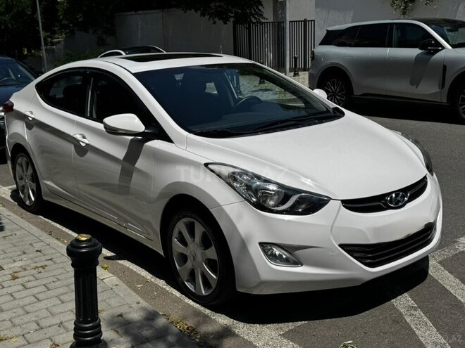 Hyundai Elantra-3
