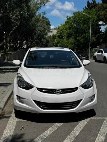 Hyundai Elantra-1