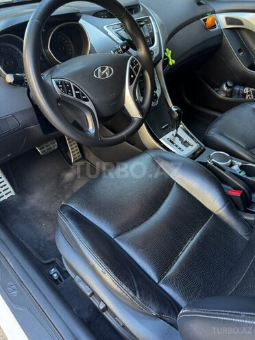 Hyundai Elantra-7