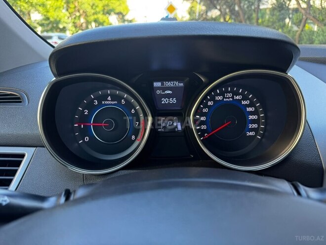 Hyundai Elantra-6