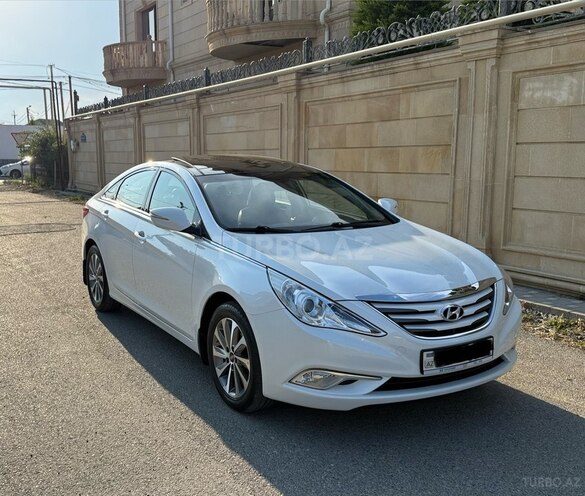 Hyundai Sonata-1