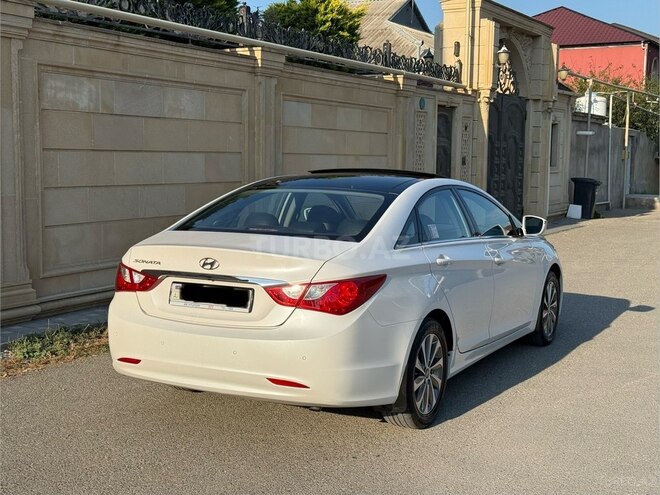 Hyundai Sonata-4