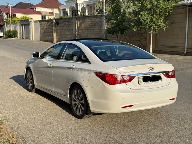 Hyundai Sonata-5