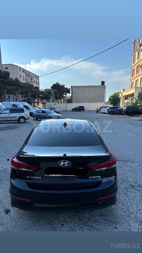 Hyundai Elantra-5