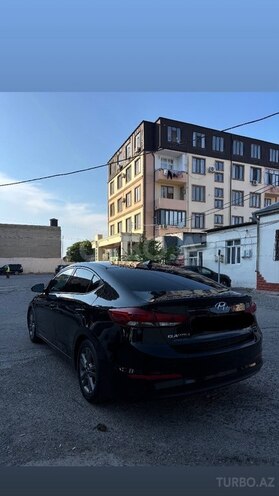 Hyundai Elantra-6
