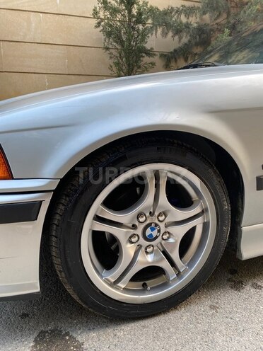 BMW 318-20
