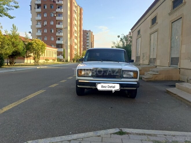 LADA (VAZ) 2107-1
