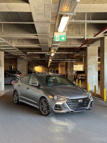Hyundai Elantra-1
