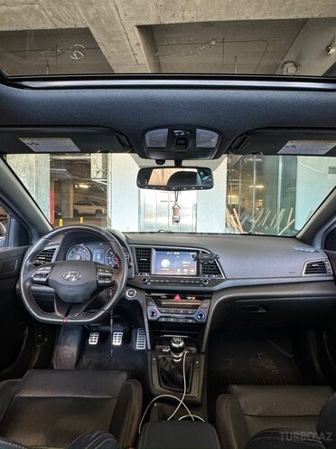 Hyundai Elantra-9