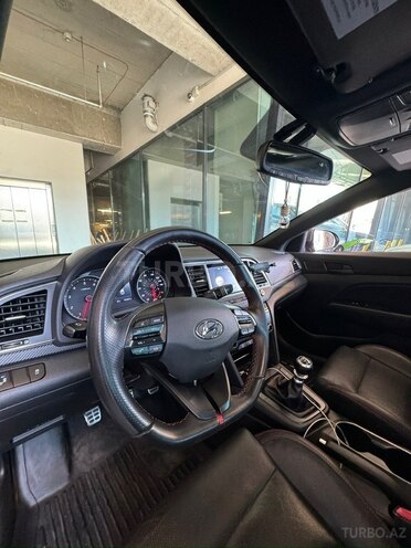 Hyundai Elantra-7