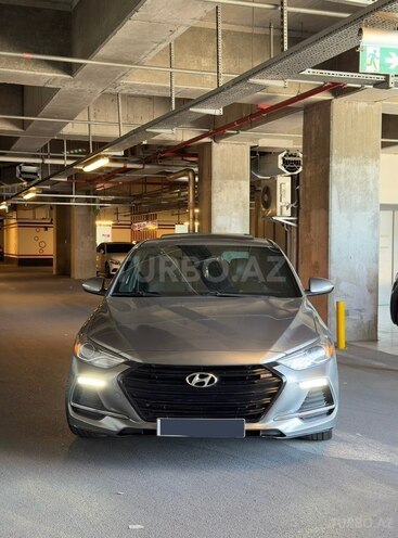 Hyundai Elantra-2