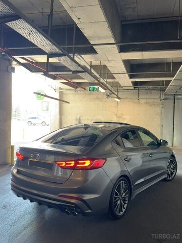 Hyundai Elantra-6