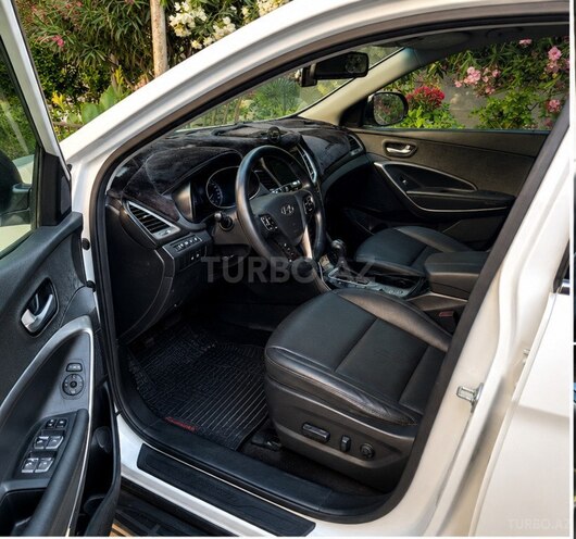 Hyundai Santa Fe-5