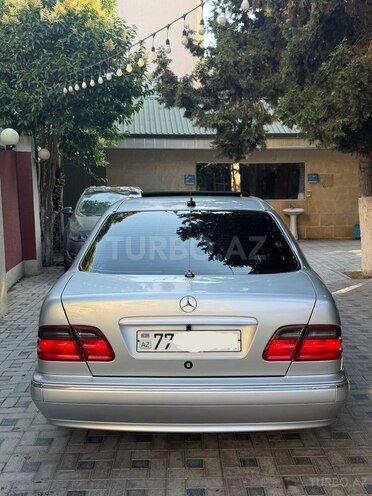 Mercedes E 240-7