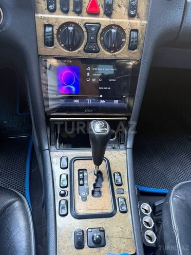 Mercedes E 240-6