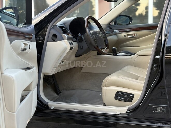 Lexus LS 460L-13
