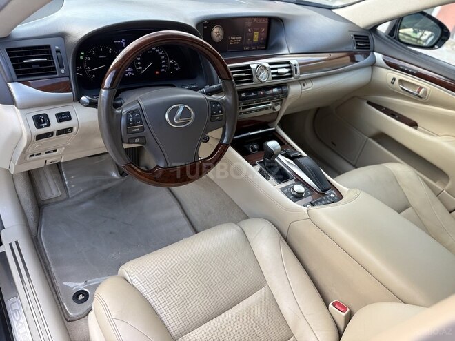Lexus LS 460L-17