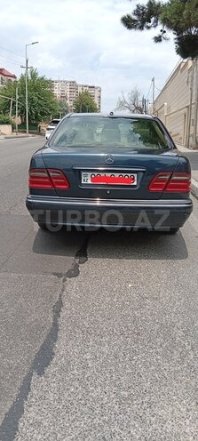 Mercedes E 240-2