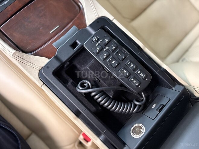 Lexus LS 460L-28
