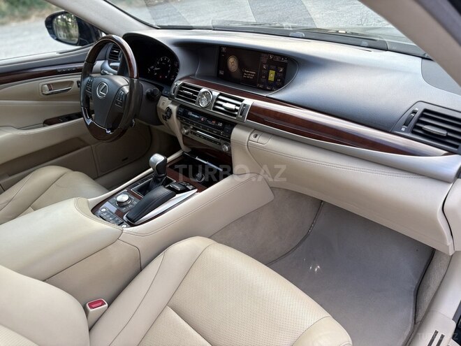 Lexus LS 460L-34