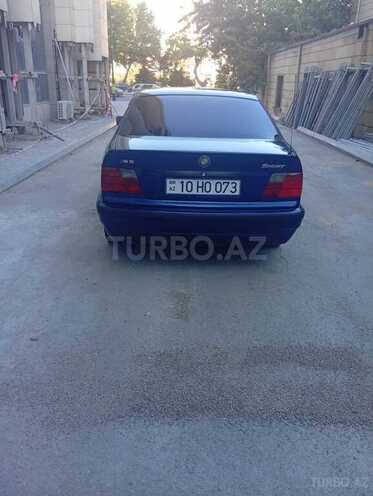 BMW 318-4