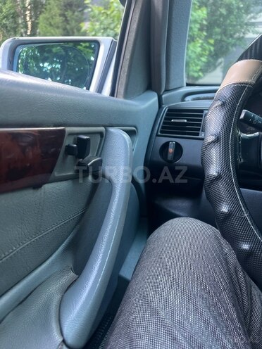Mercedes C 230-11