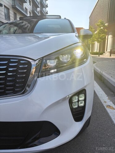Kia Sorento-8