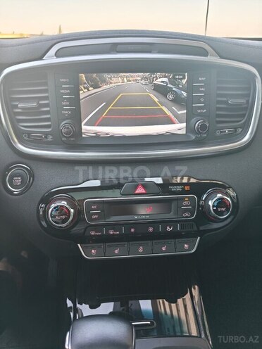 Kia Sorento-16