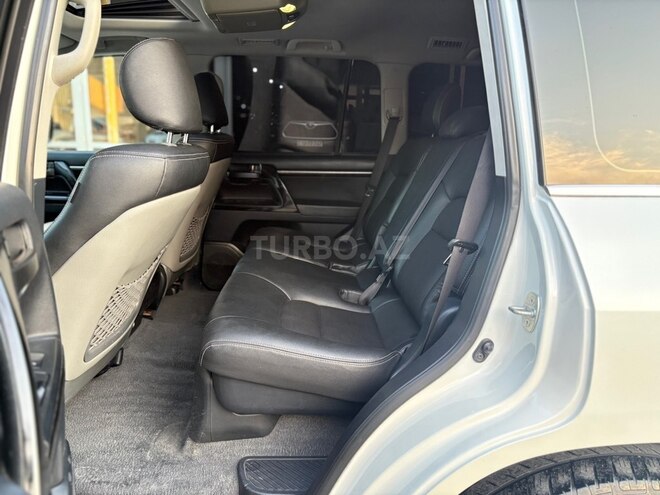 Toyota Land Cruiser-8