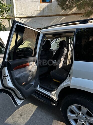 Toyota Land Cruiser Prado-19