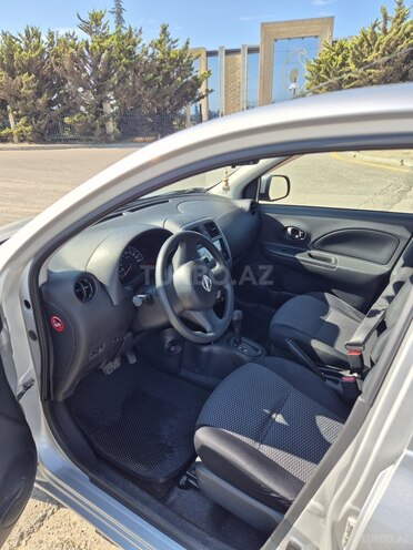 Nissan March-10